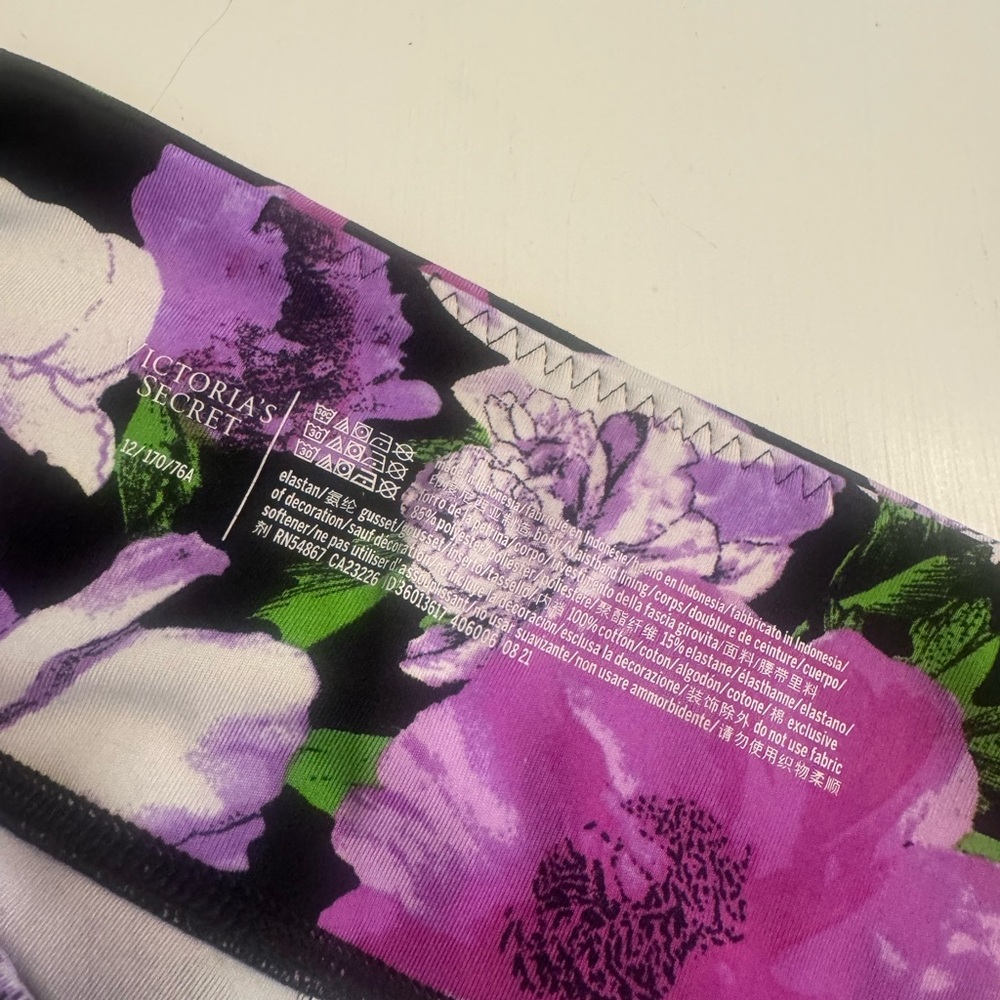 Victoria's Secret Purple Floral Jeggings - Picture 3 of 3
